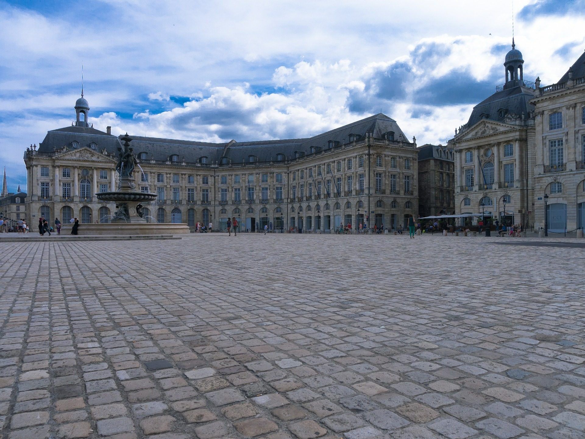 L'histoire de Bordeaux : Un bref aperçu de la légende des vignobles